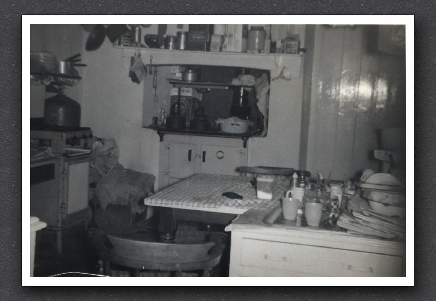 Watersmeet Cottage Kitchen 3