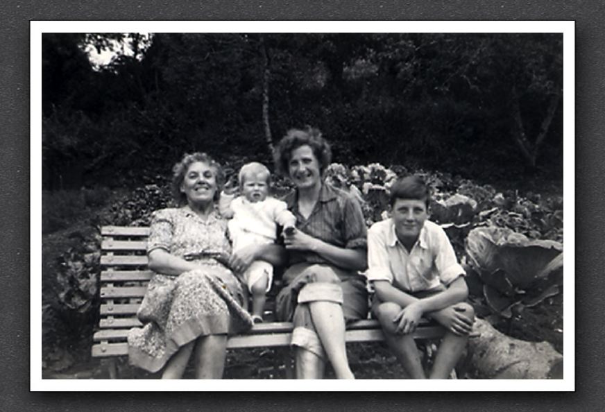 Garden Seat Aug 1957
